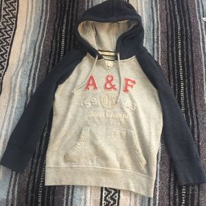 Abercrombie & Fitch 3/4sleeve sweater navy gray